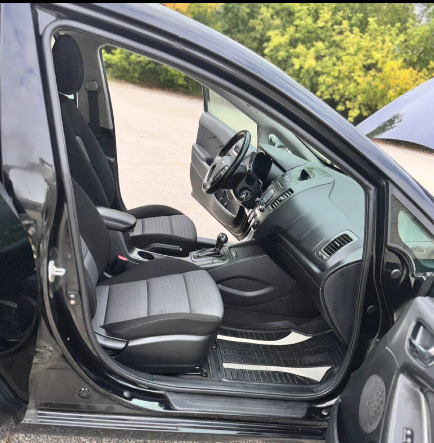 Kia Forte - Black Sedan - photo 2