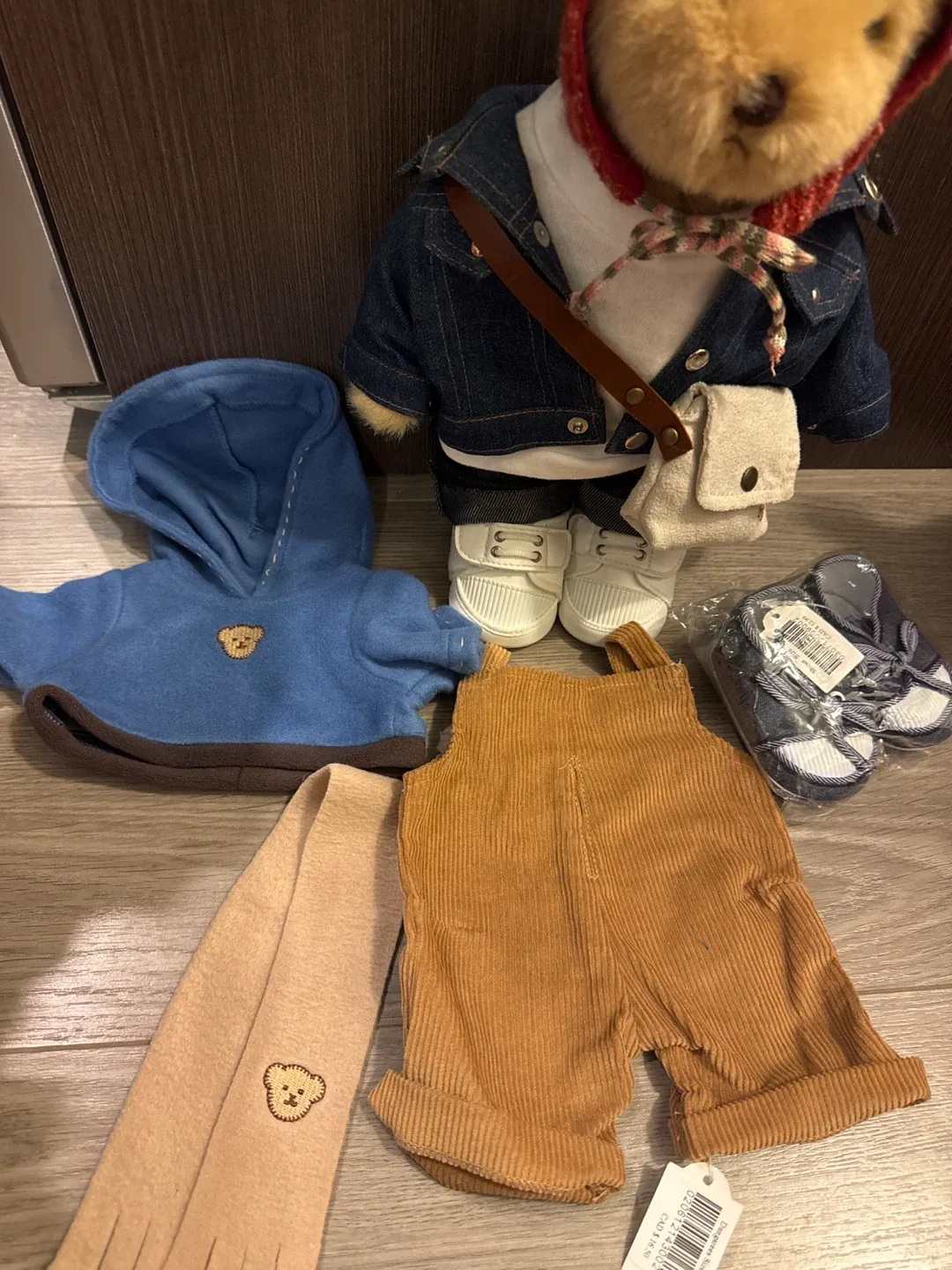 Teddy Bear with Clothes image indicator(2)