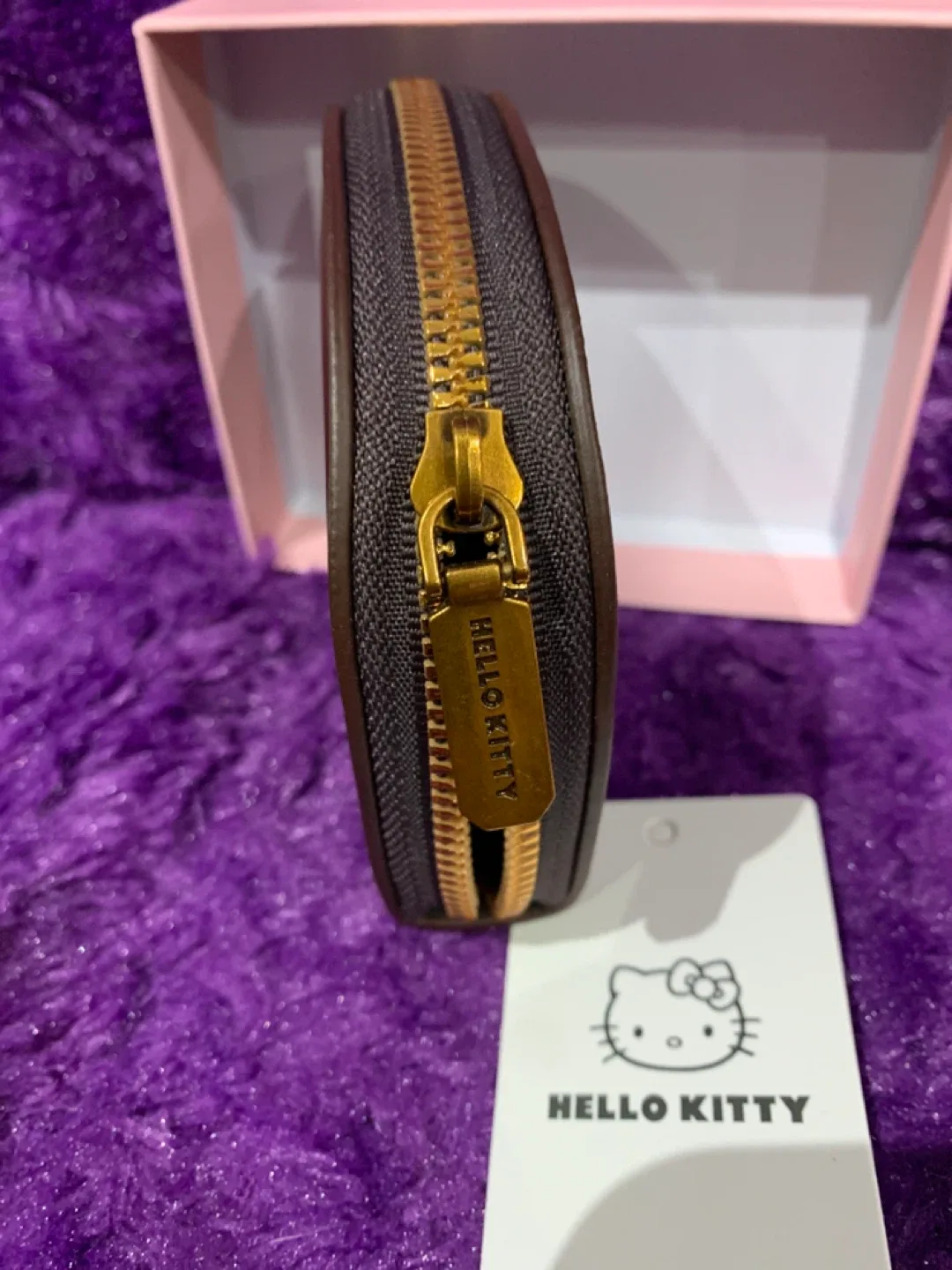 Hello Kitty Brown Coin Purse - New in Box! image indicator(2)