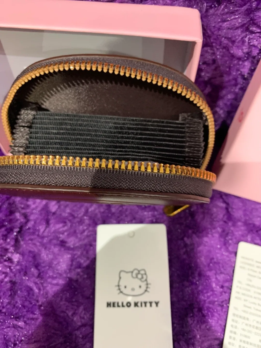 Hello Kitty Brown Coin Purse - New in Box! image indicator(3)