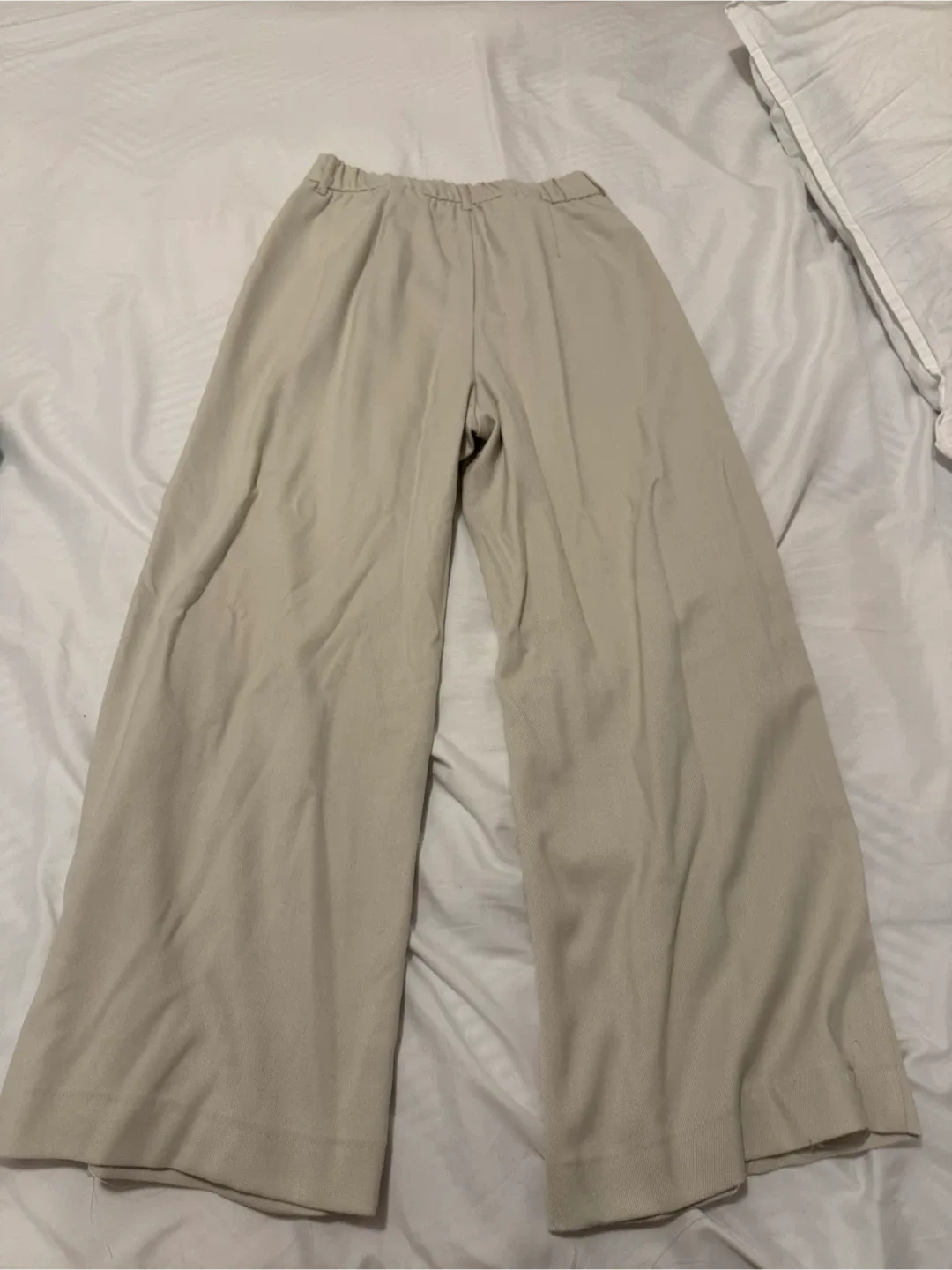 Hollister Beige Wide Leg Pants - Size M image indicator(3)