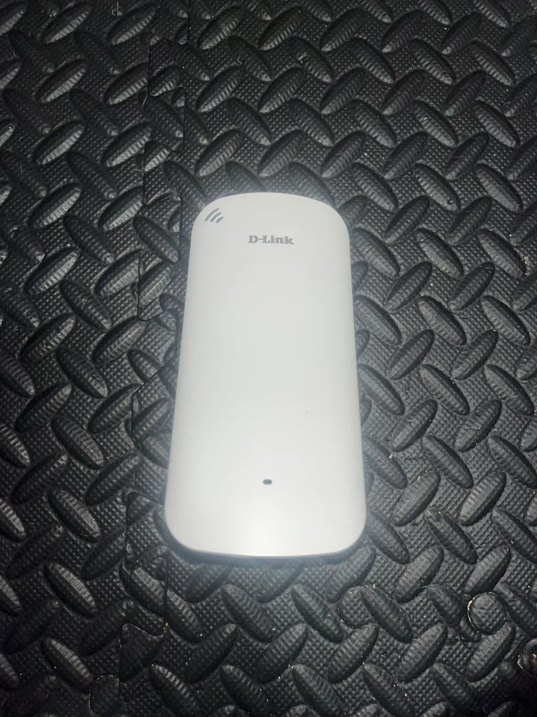 D-Link AX1800 Mesh WiFi 6 Range Extender thumbnail