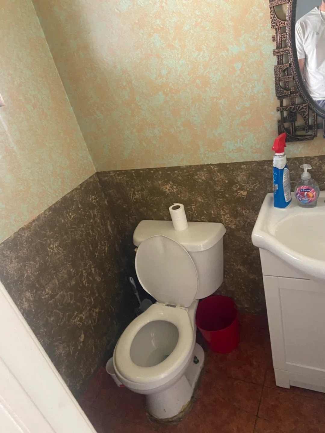 PRIVATE ROOM AVAILABLE image indicator(4)