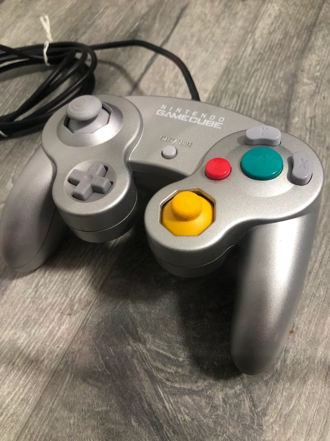 Silver gamecube controller 🥕 image indicator(2)