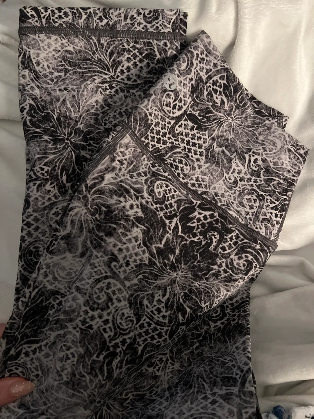 Lululemon Leggings, Black & White Pattern image indicator(2)