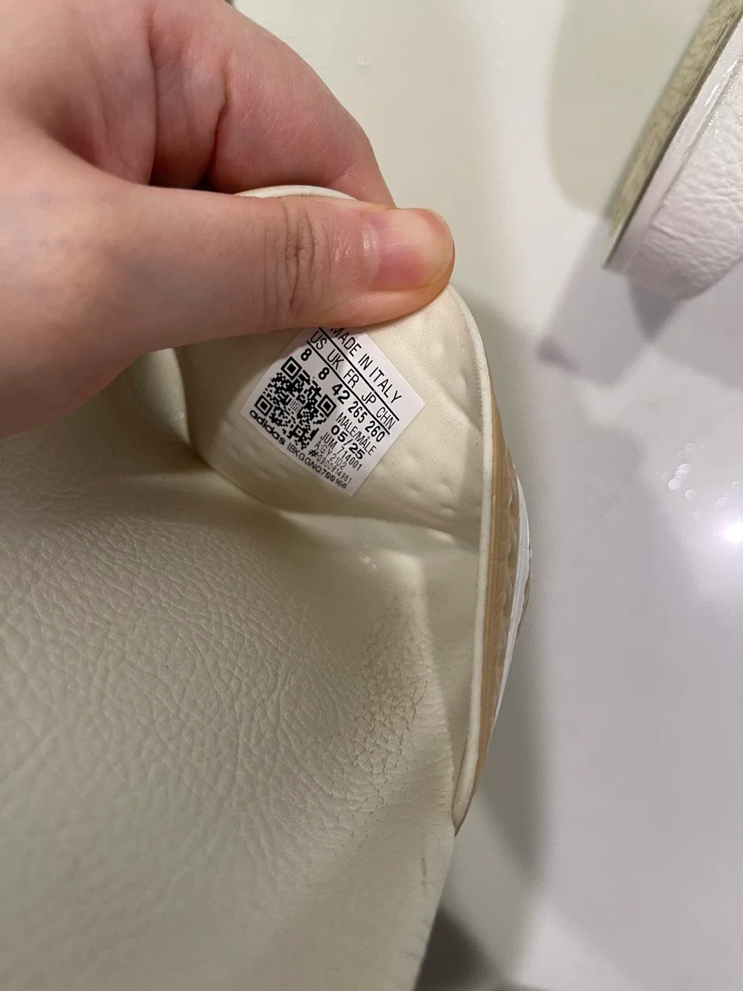 Adidas Adilette Slides - Size 8 image indicator(4)