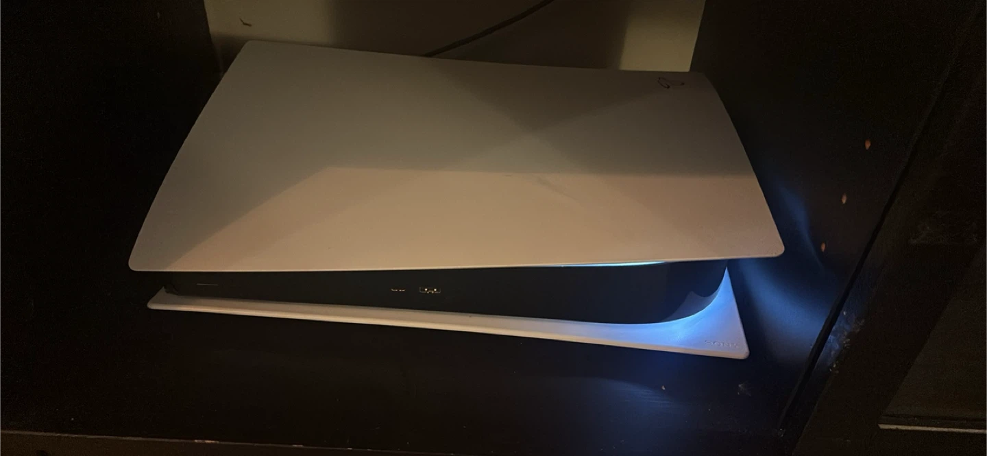 PlayStation 5 Console & Controller