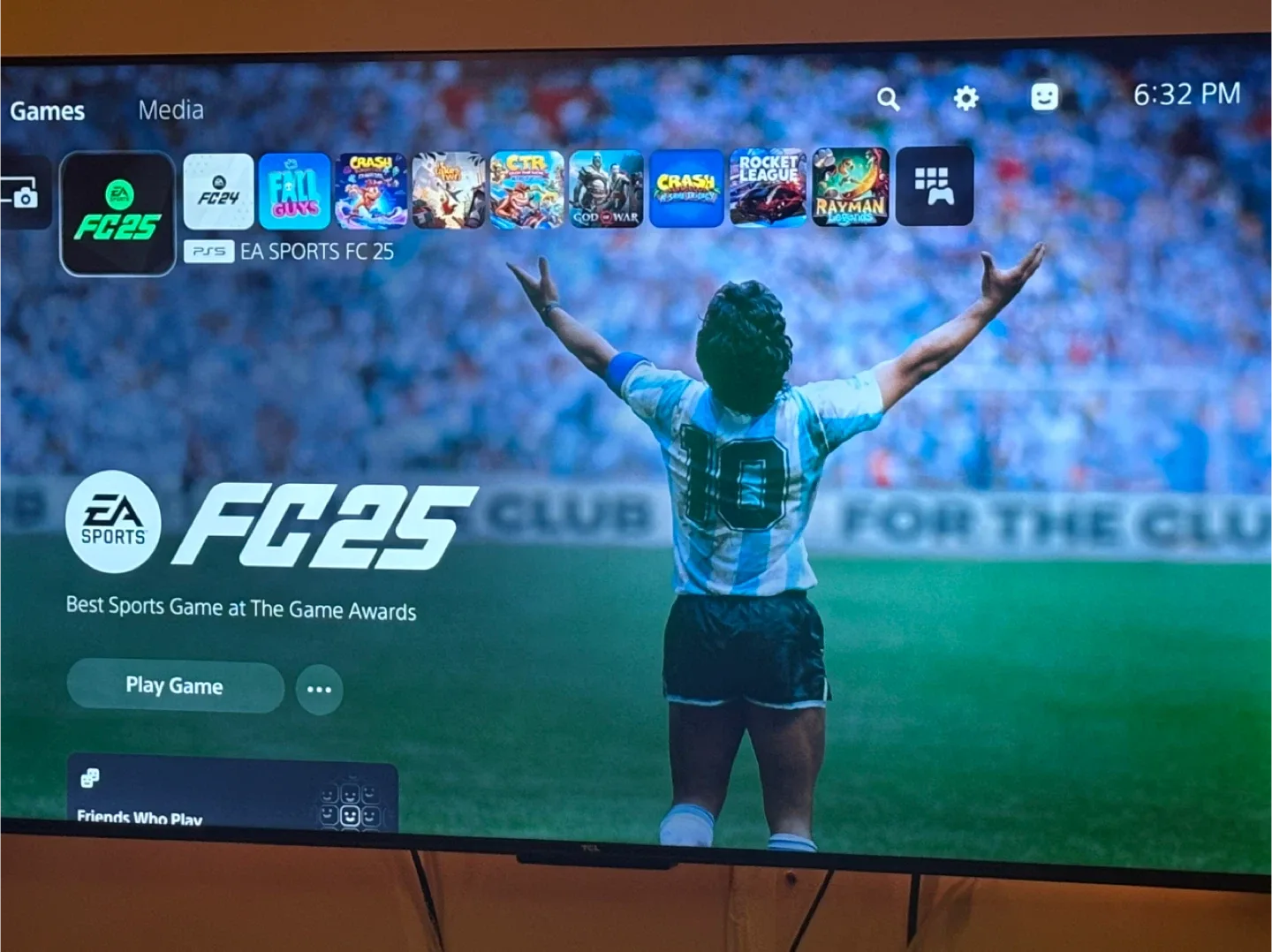 PlayStation 5 Console & Controller image indicator(4)