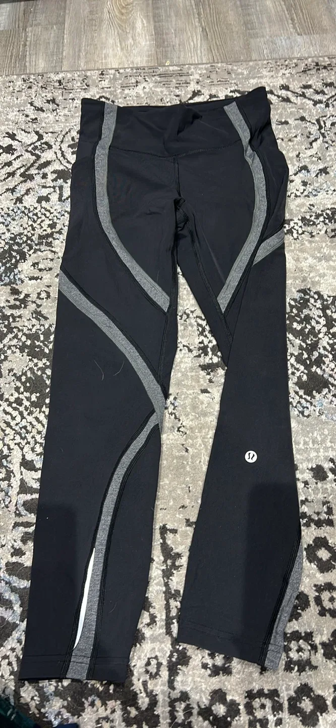 Lululemon Black & Grey Leggings image indicator(2)