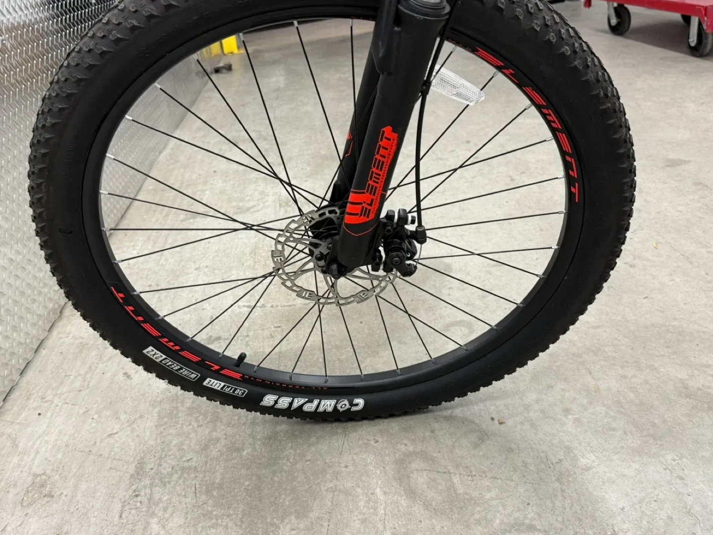 Mongoose Ardor Mountain Bike, 27.5" Wheels, 7 Speeds, image indicator(3)