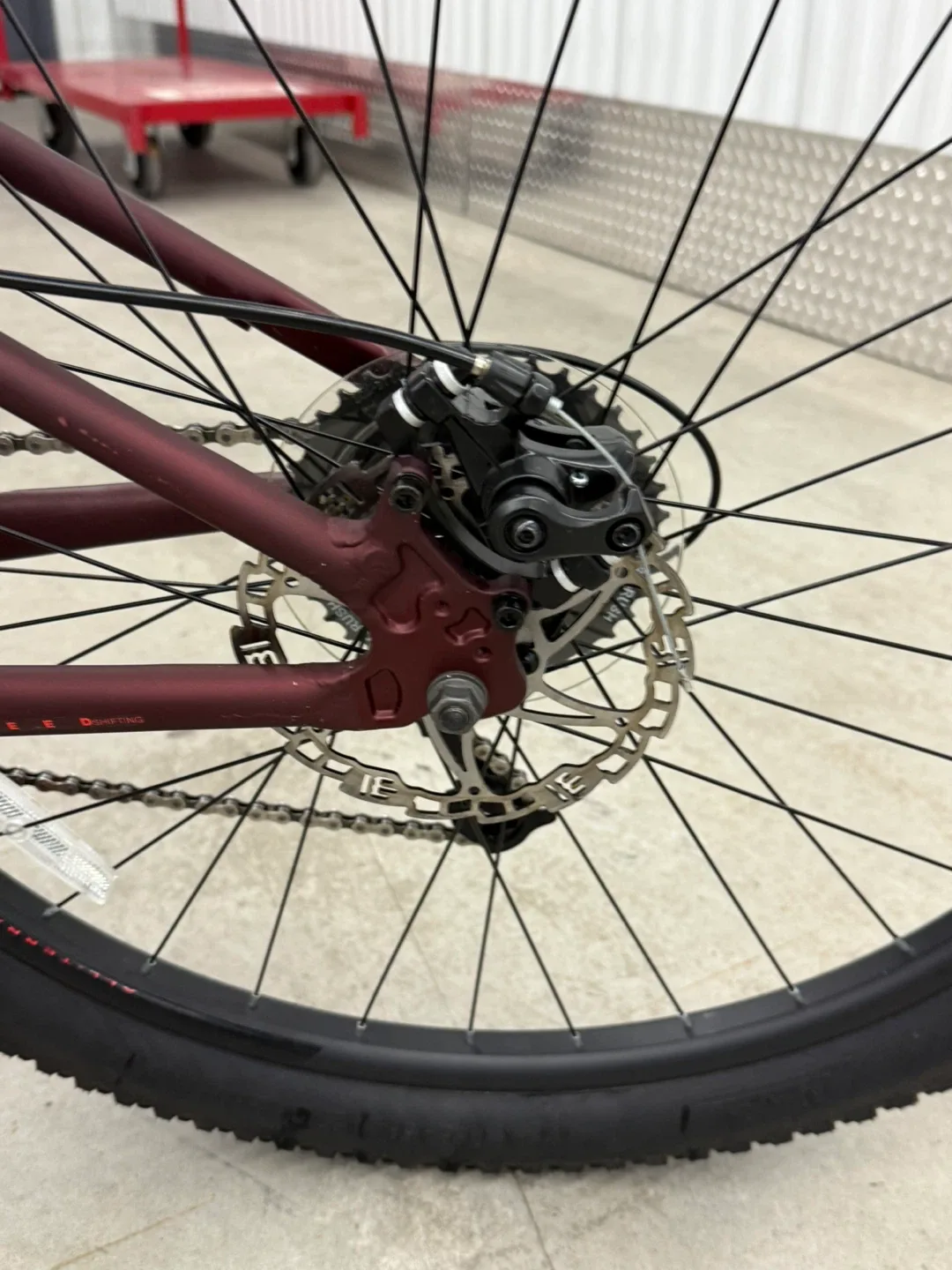 Mongoose Ardor Mountain Bike, 27.5" Wheels, 7 Speeds, image indicator(5)