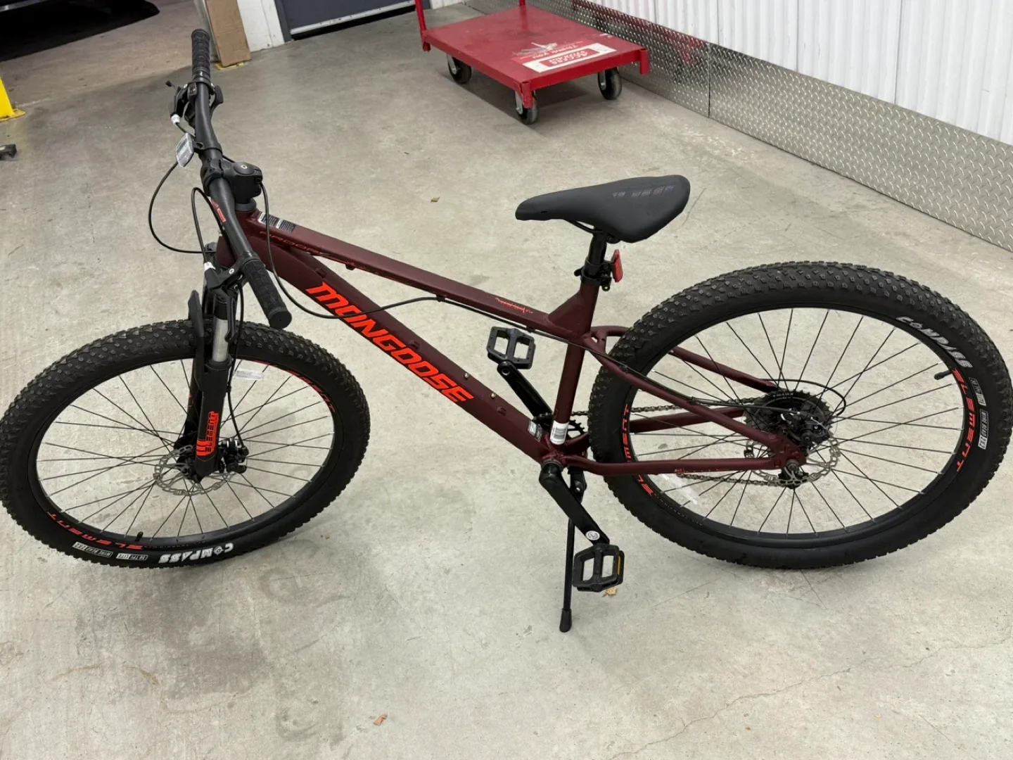 Mongoose Ardor Mountain Bike, 27.5" Wheels, 7 Speeds, image indicator(8)