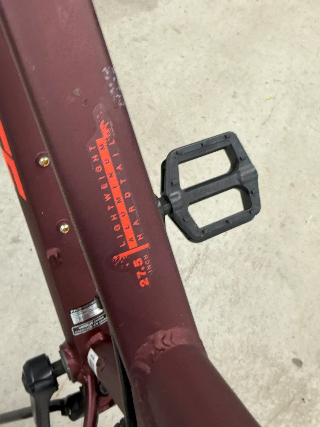 Mongoose Ardor Mountain Bike, 27.5" Wheels, 7 Speeds, image indicator(9)