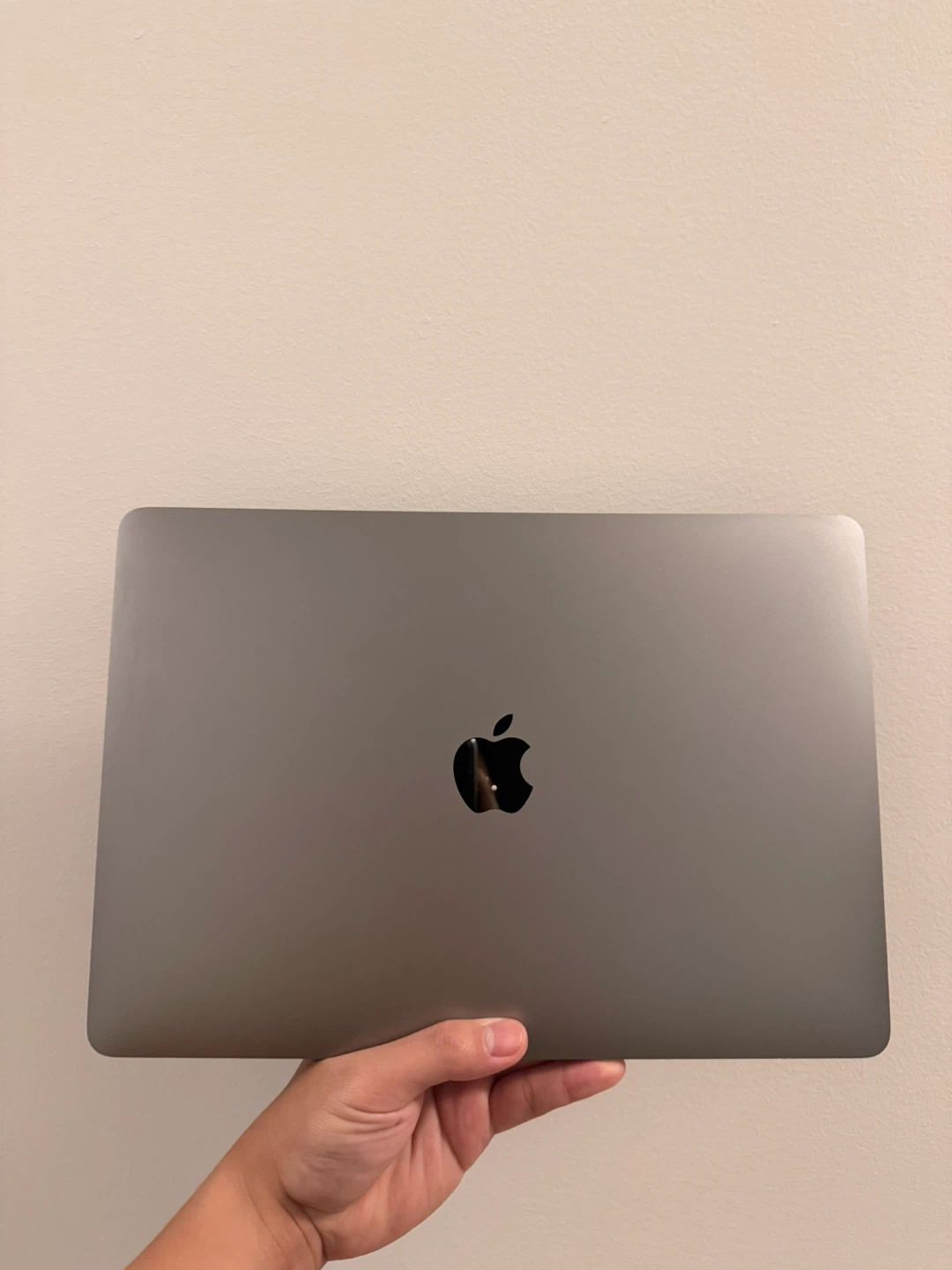 MacBook Pro 13-inch, 2017, Two Thunderbolt 3 ports - photo 2