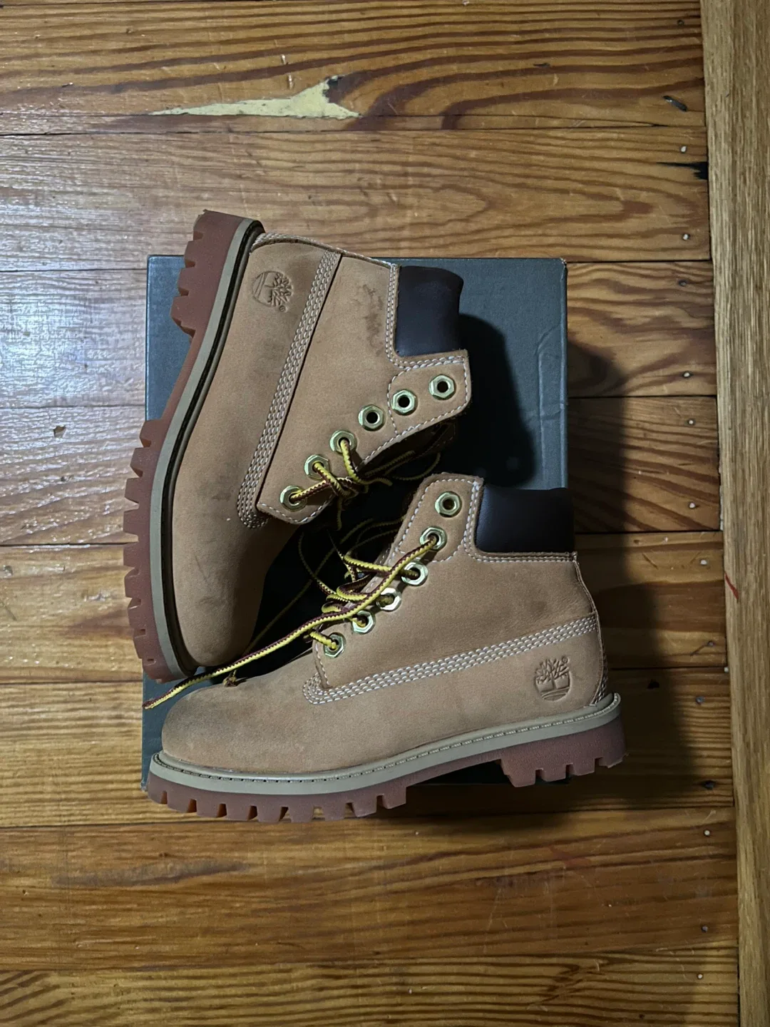 SIZE 10 (PS) Timberlands 🥕 image indicator(5)