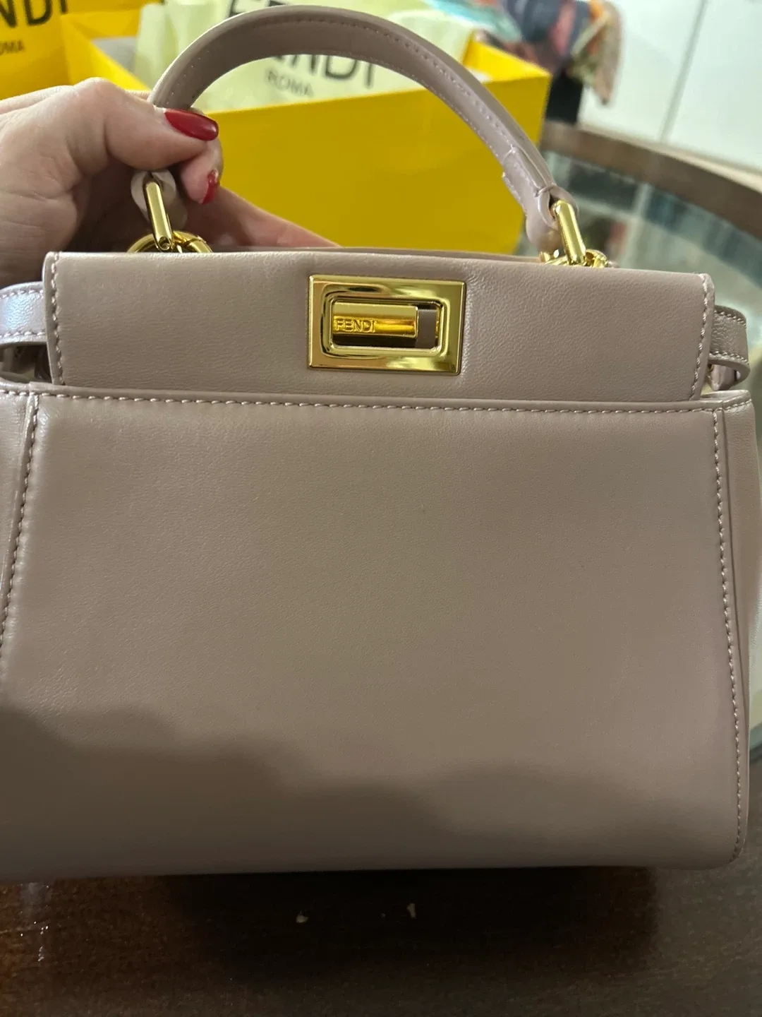 Fendi Roma Pink Leather Handbag image indicator(2)