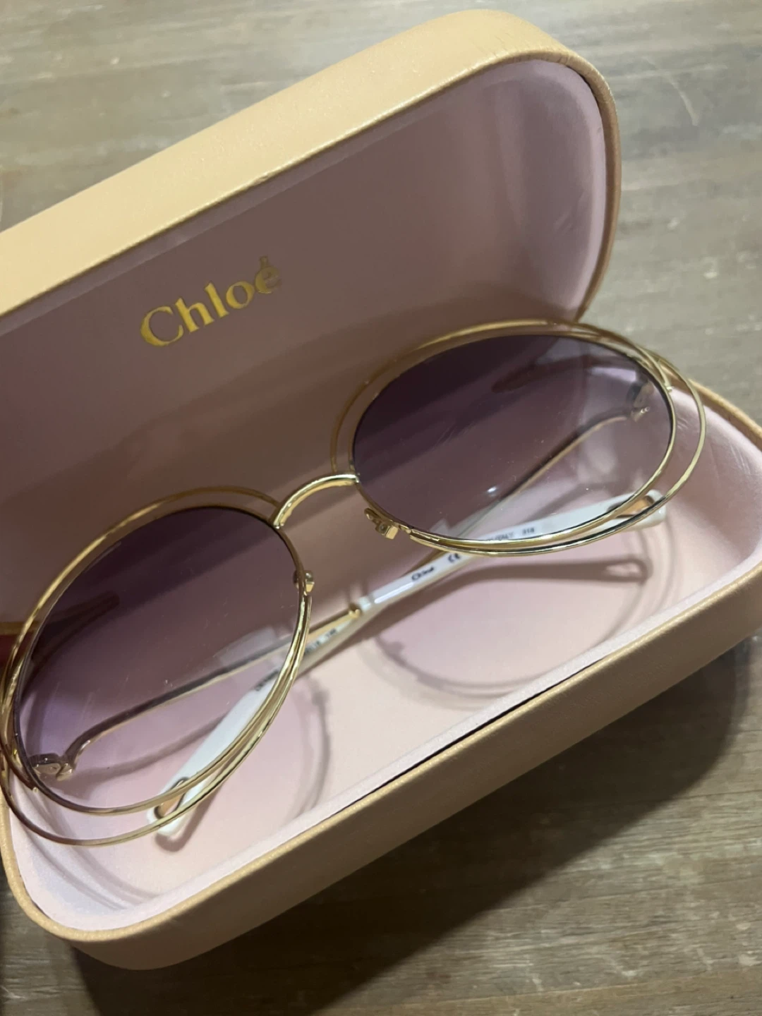 Chloe sunglasses pickup in downtown - photo 5