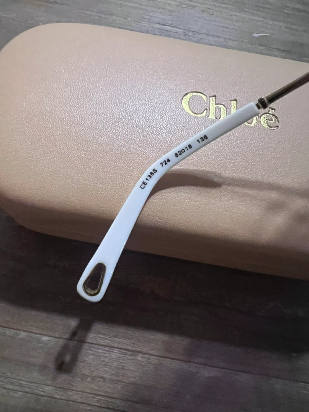 Chloe sunglasses pickup in downtown - photo 3