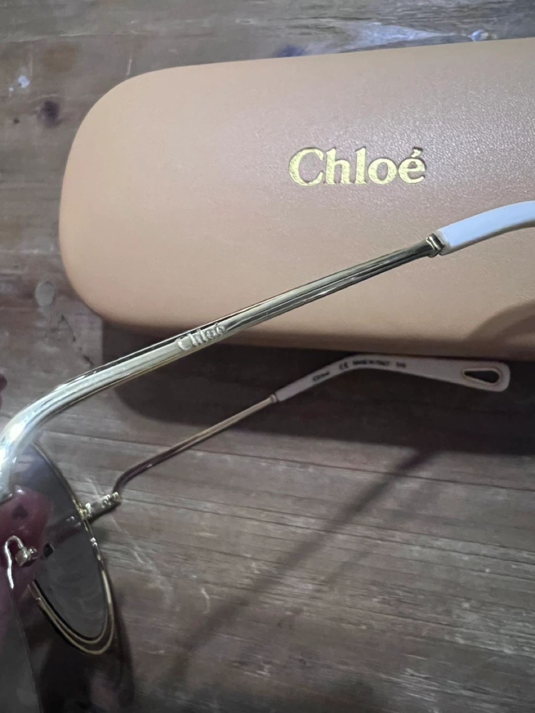 Chloe sunglasses pickup in downtown - photo 2