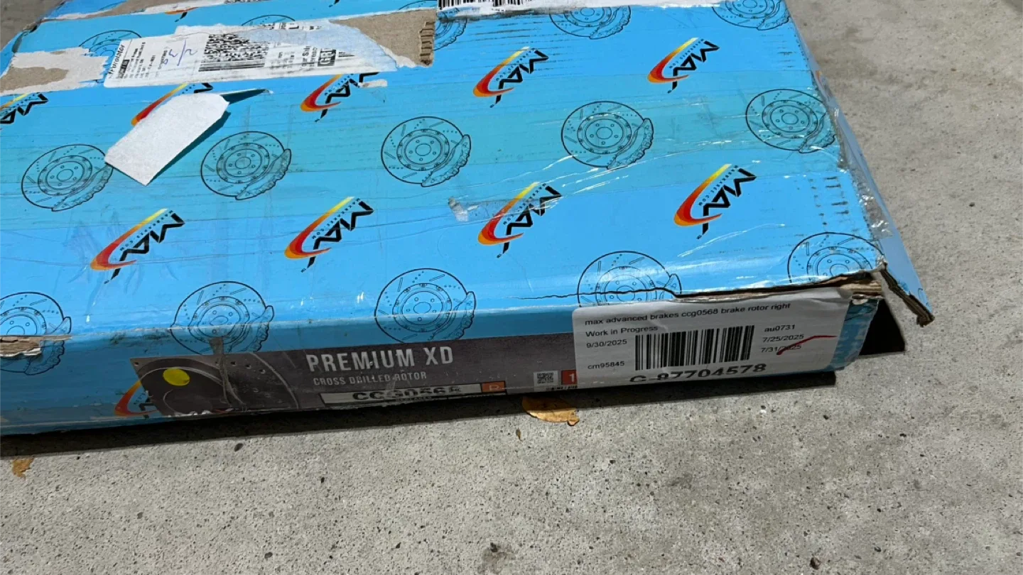 New MAX Premium XD Cross Drilled Rotor CCG0568 image indicator(2)