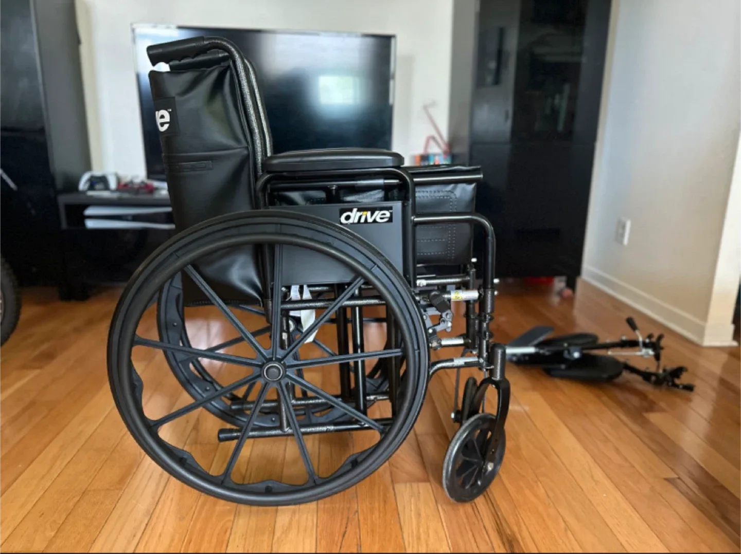 Drive Medical Black Wheelchair like new image indicator(3)