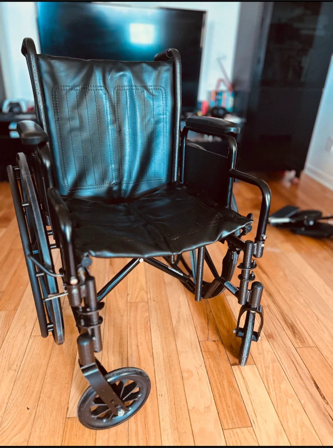 Drive Medical Black Wheelchair like new image indicator(5)