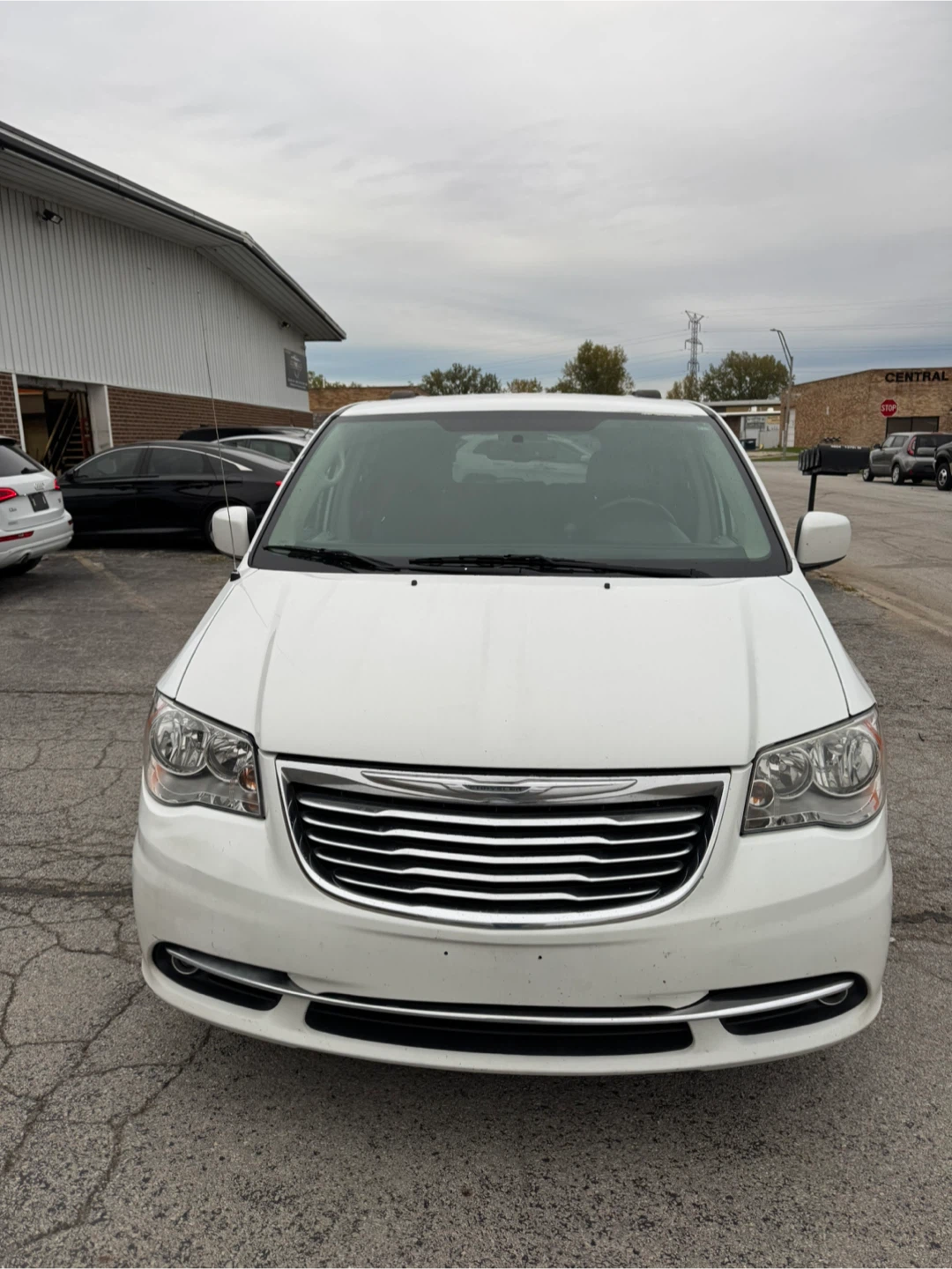 2016 Chrysler Town & Country · Touring Minivan 4D
