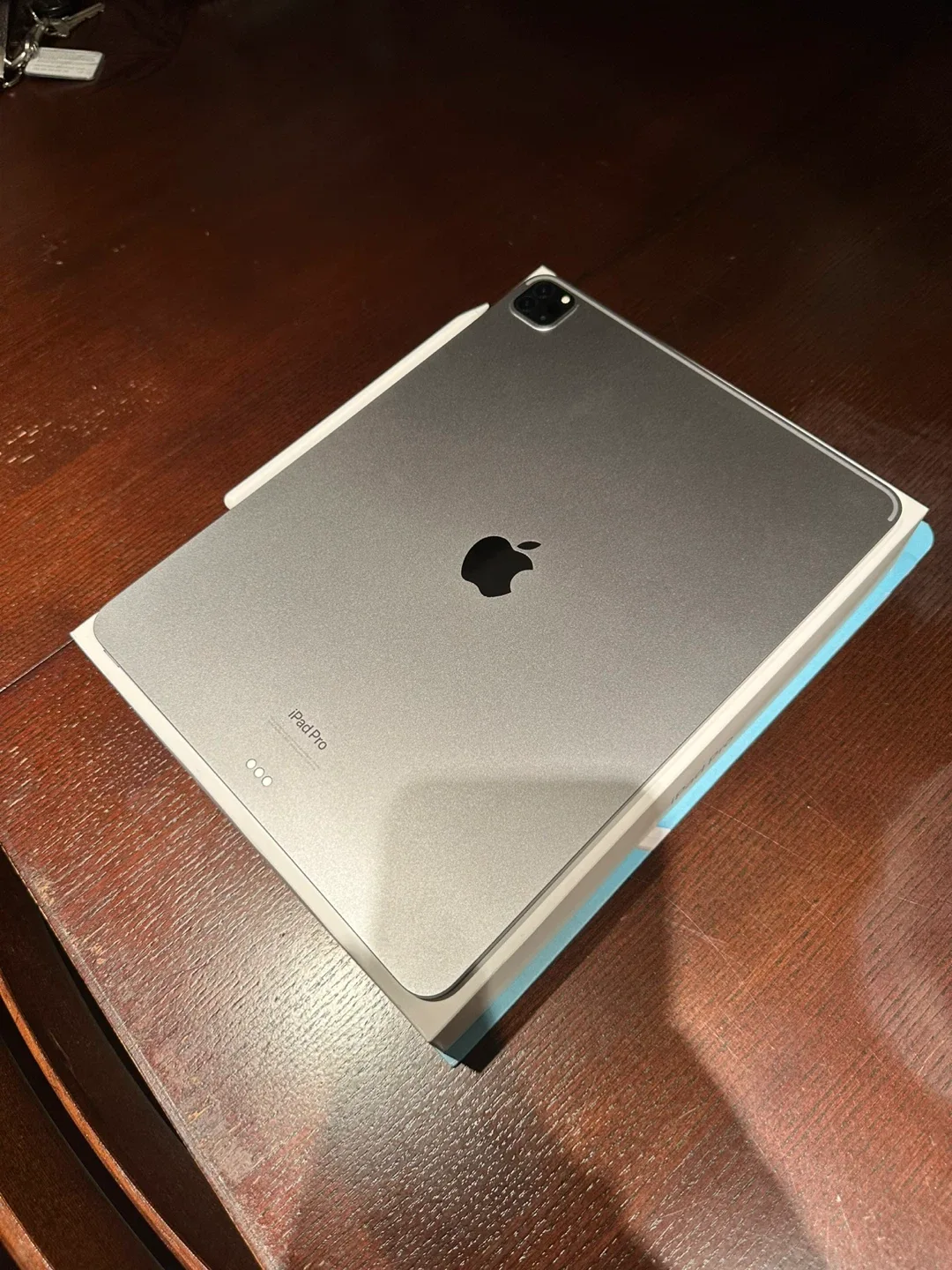 iPad Pro 12.9″ (6th Gen) Wi-Fi 128 GB + Apple Pencil (2nd Gen) image indicator(6)