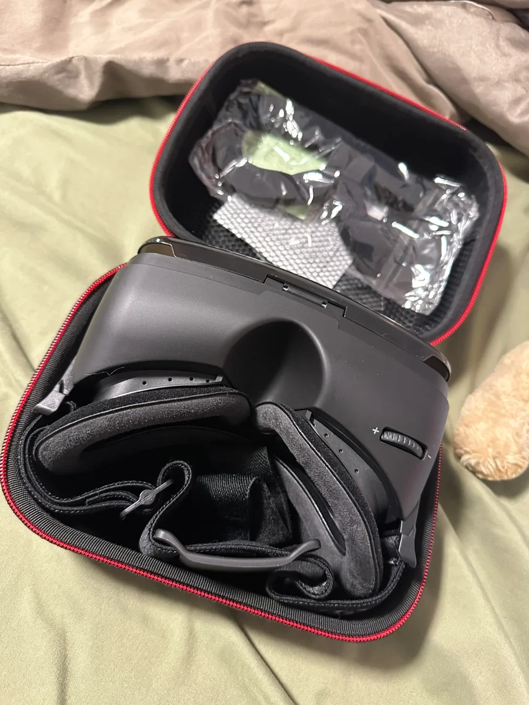 VIRTUAL REALITY HEADSET thumbnail