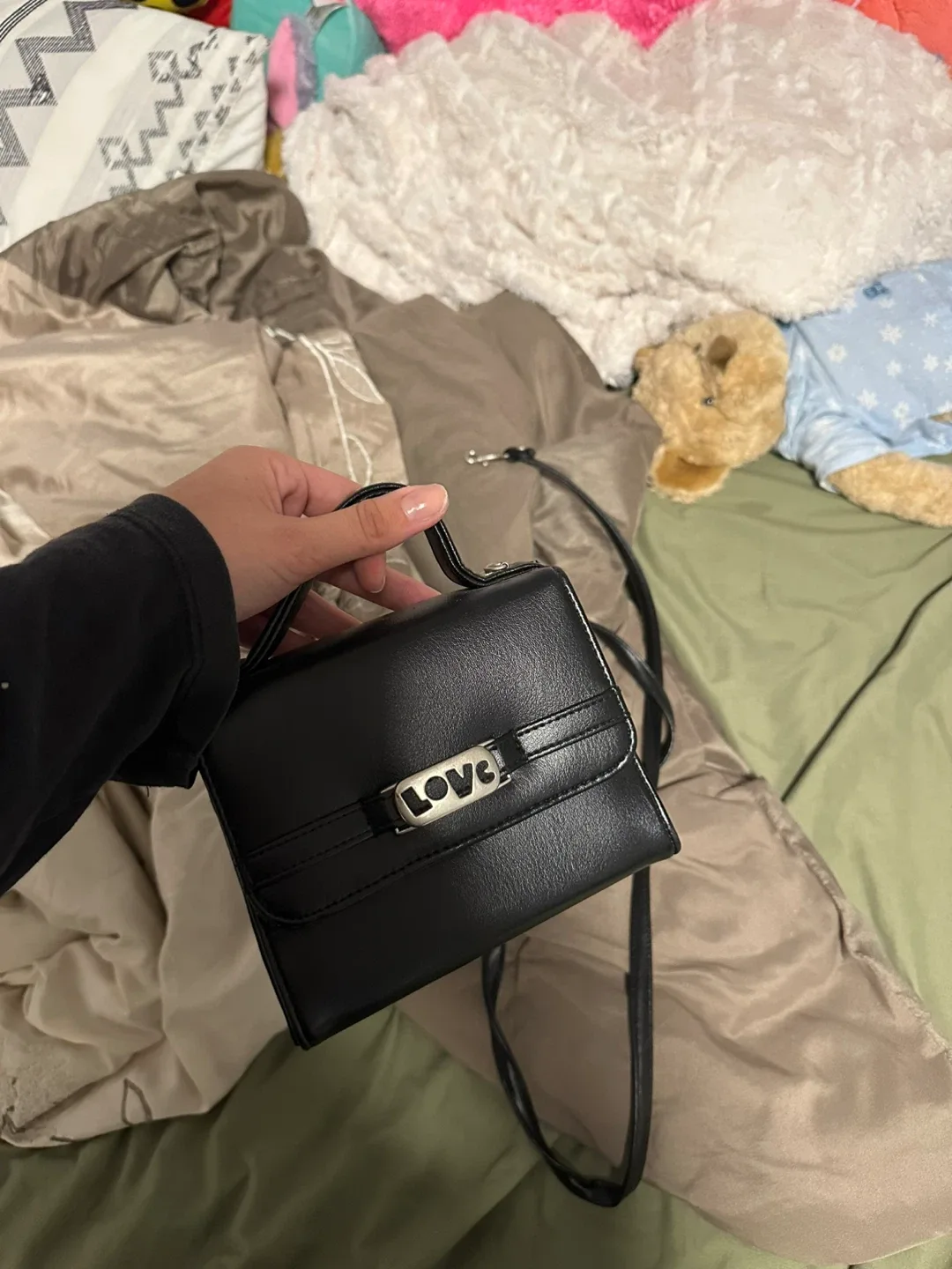 Love Handbag - Black image indicator(2)