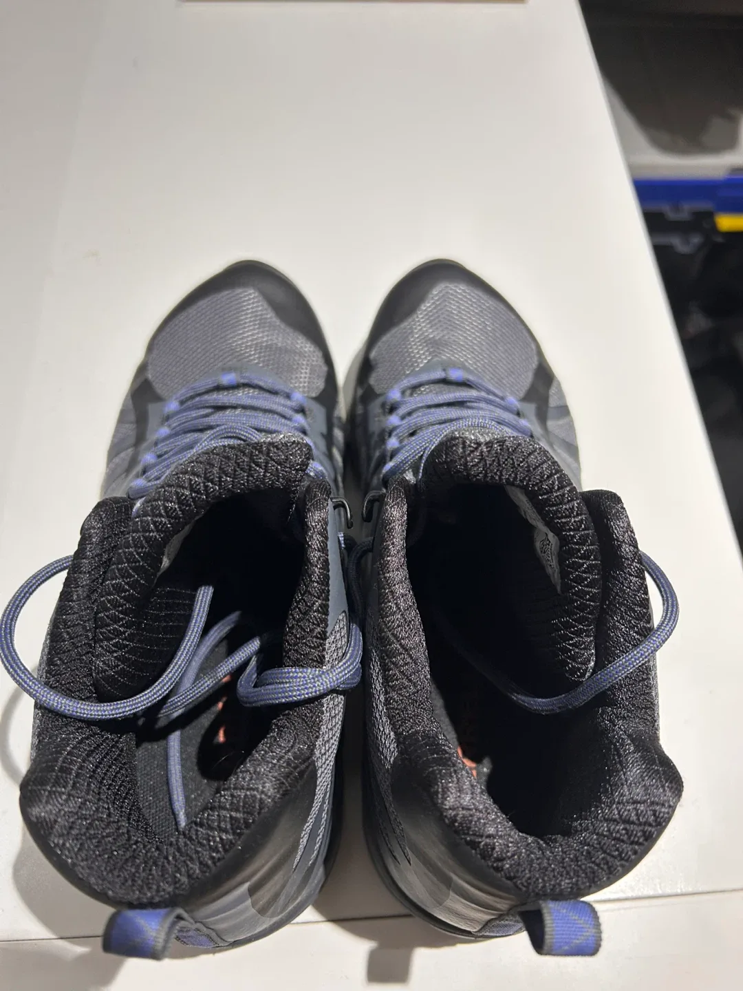 Merrell Hiking Boots - Women's Size 8 image indicator(4)