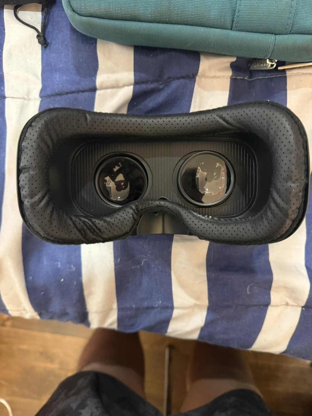 FeeBZ VR Headset - photo 3