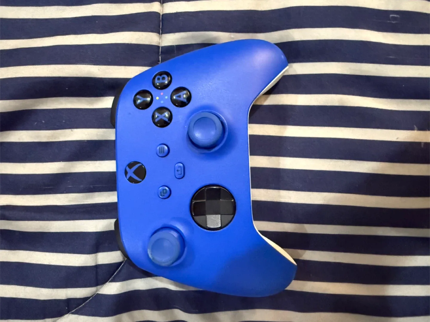 Xbox Wireless Controller - Blue thumbnail