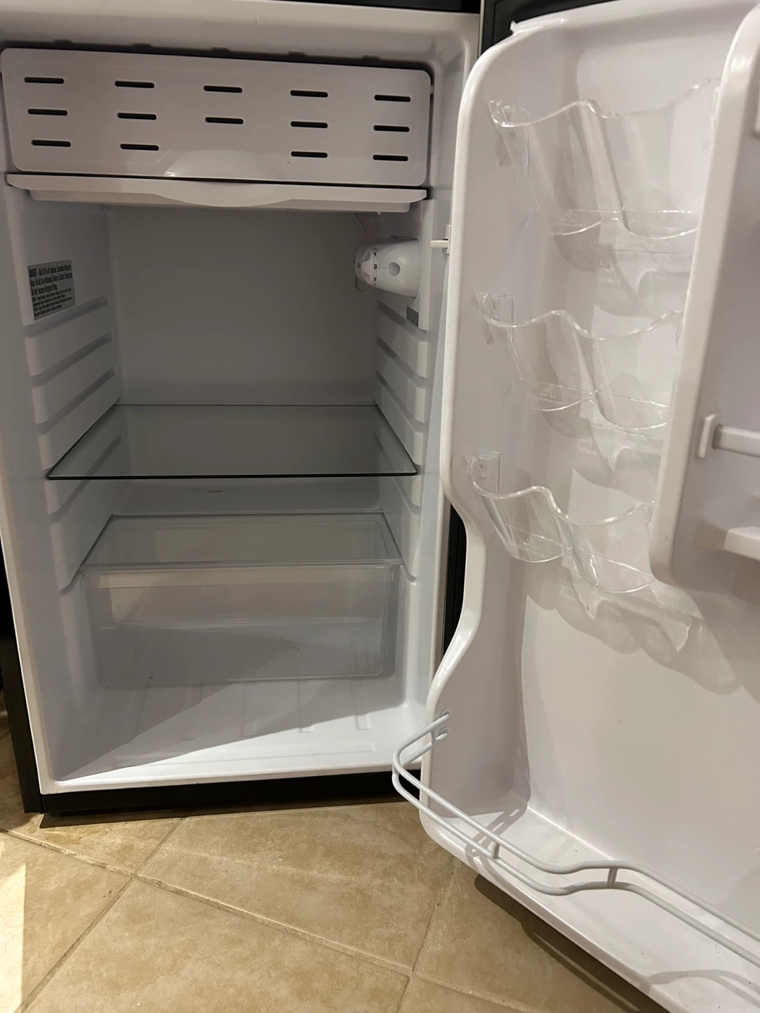 Insignia Mini Fridge - NS-CF44SS8 - photo 2