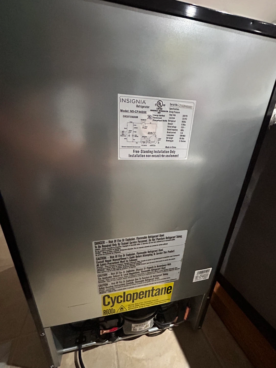 Insignia Mini Fridge - NS-CF44SS8 - photo 5