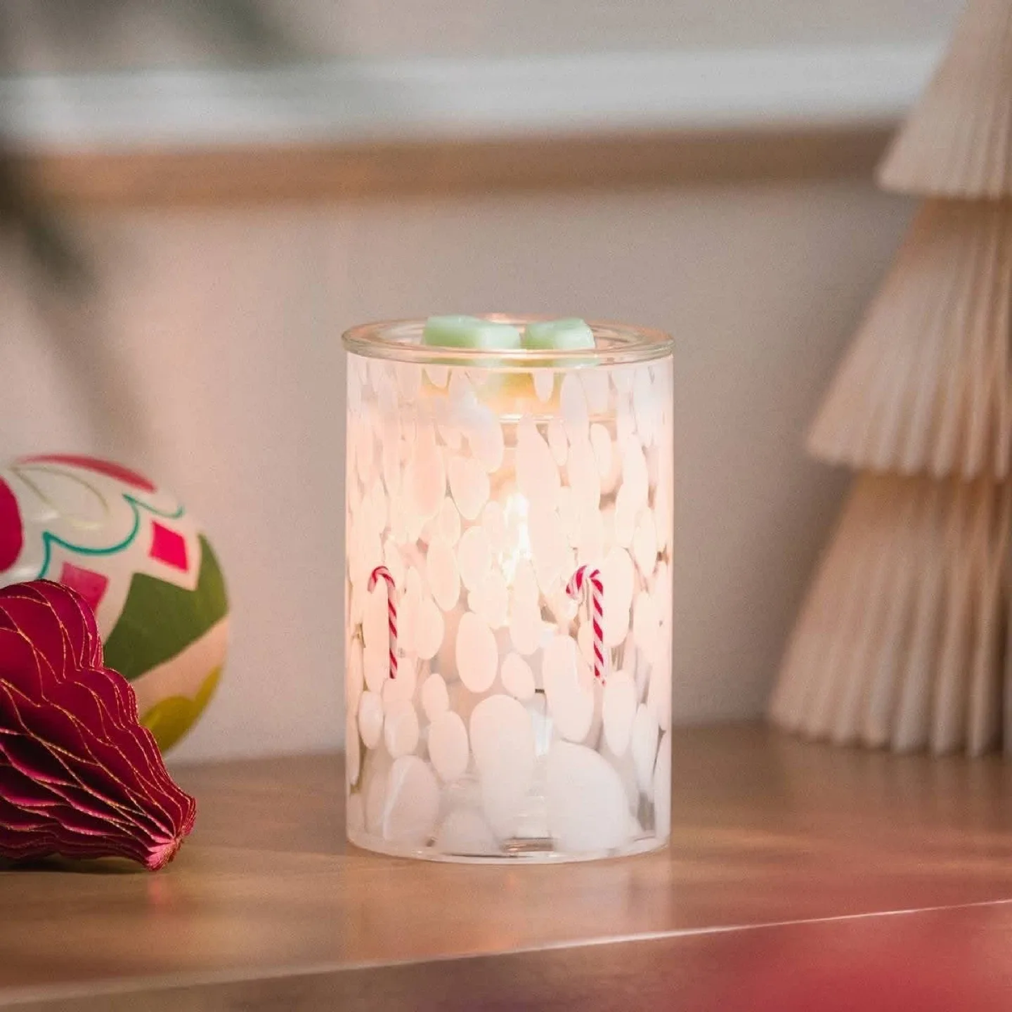 Candy Cane Confetti Scentsy Warmer! thumbnail