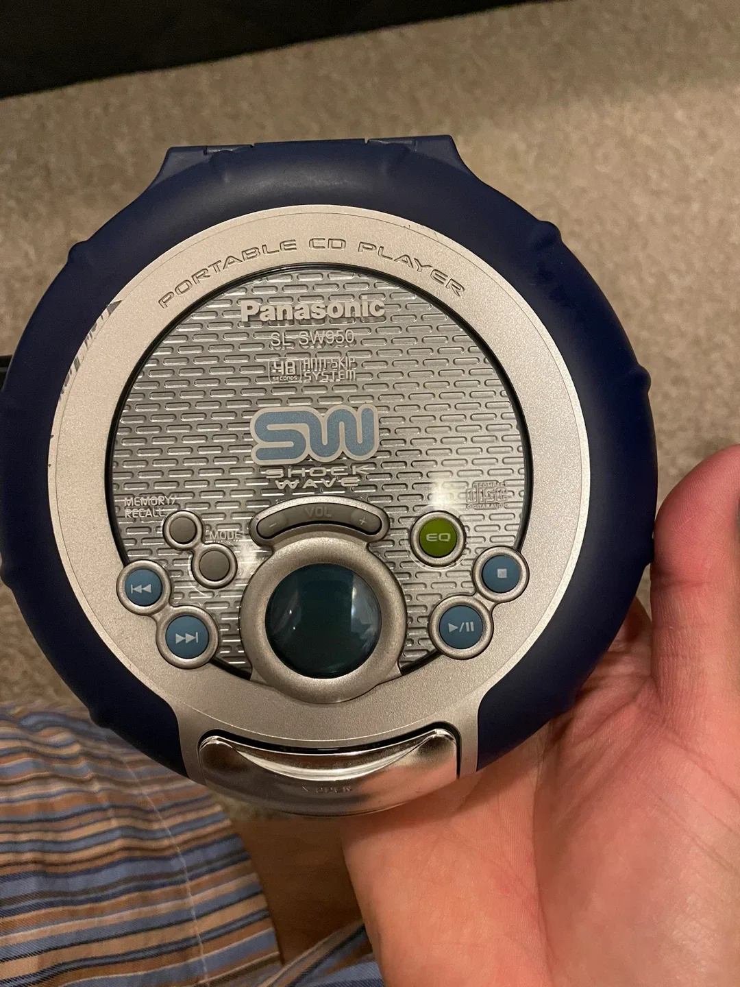 Vintage Portable CD Players: Panasonic & Sony image indicator(3)