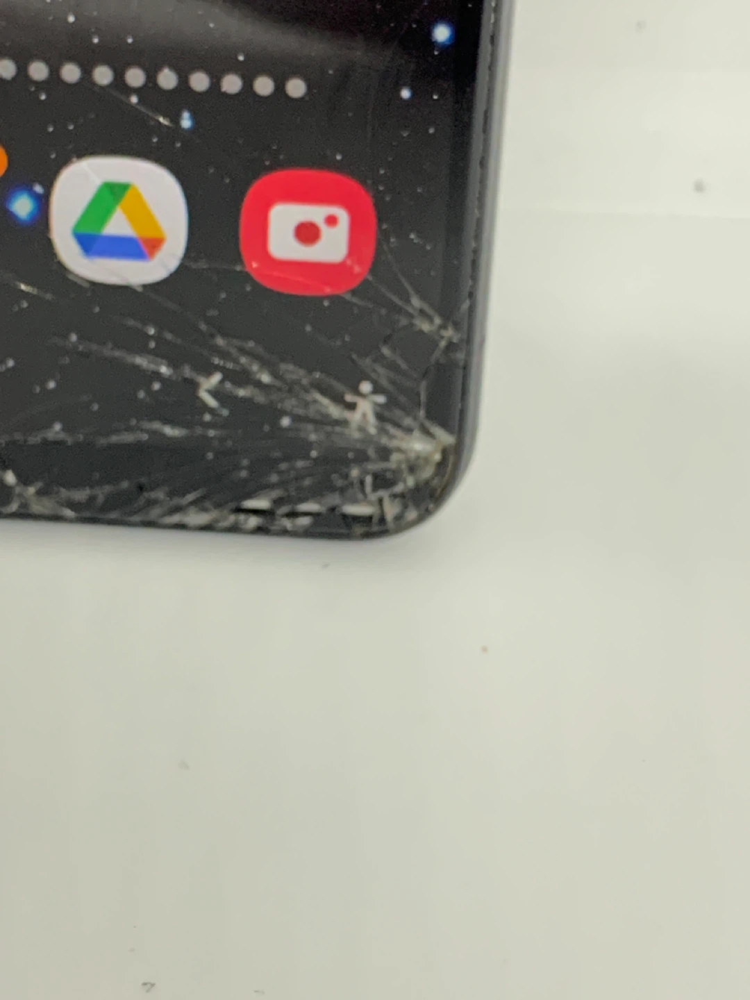 Damaged Samsung Phone - photo 5
