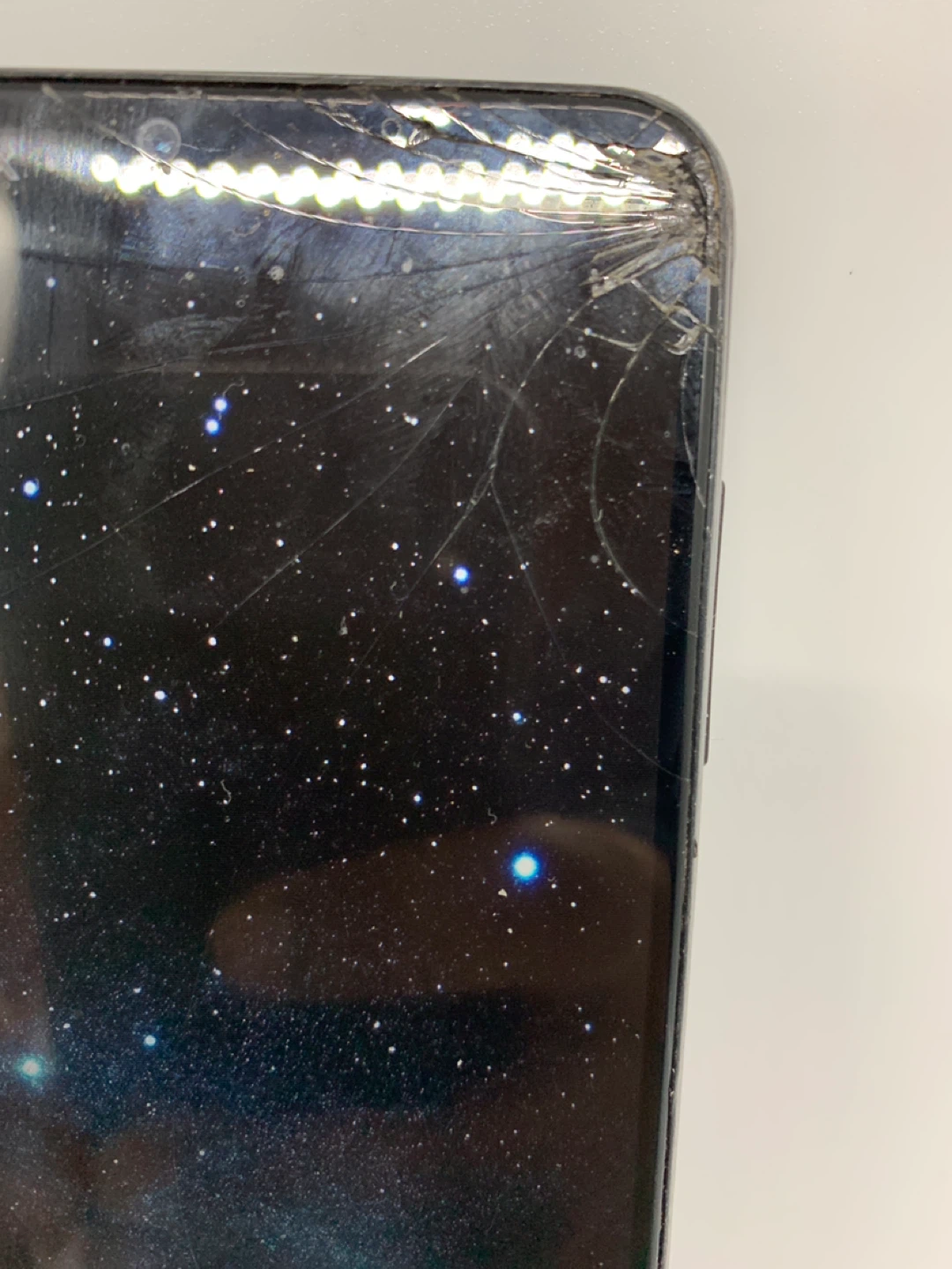 Damaged Samsung Phone - photo 4