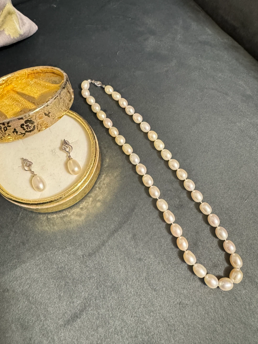 Pearl Necklace and Earrings Set