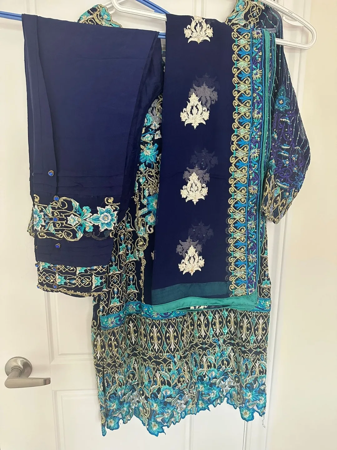 Embroidered Salwar Kameez Suit nomi ansari pakistani suit image indicator(5)