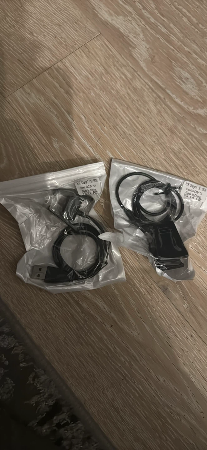 Fitbit charge 2 charger - photo 2