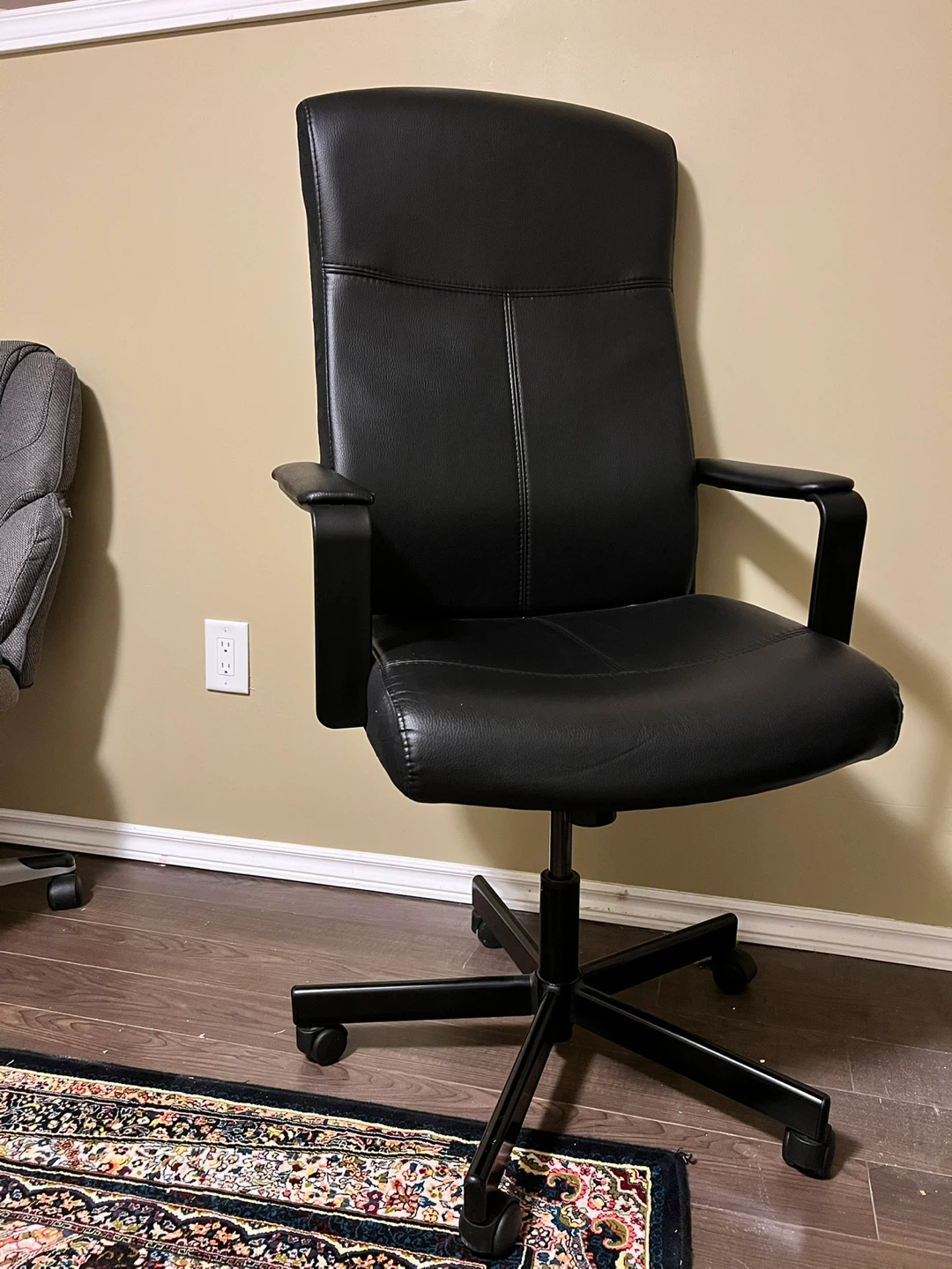 Black Leather Office Chair - photo 2