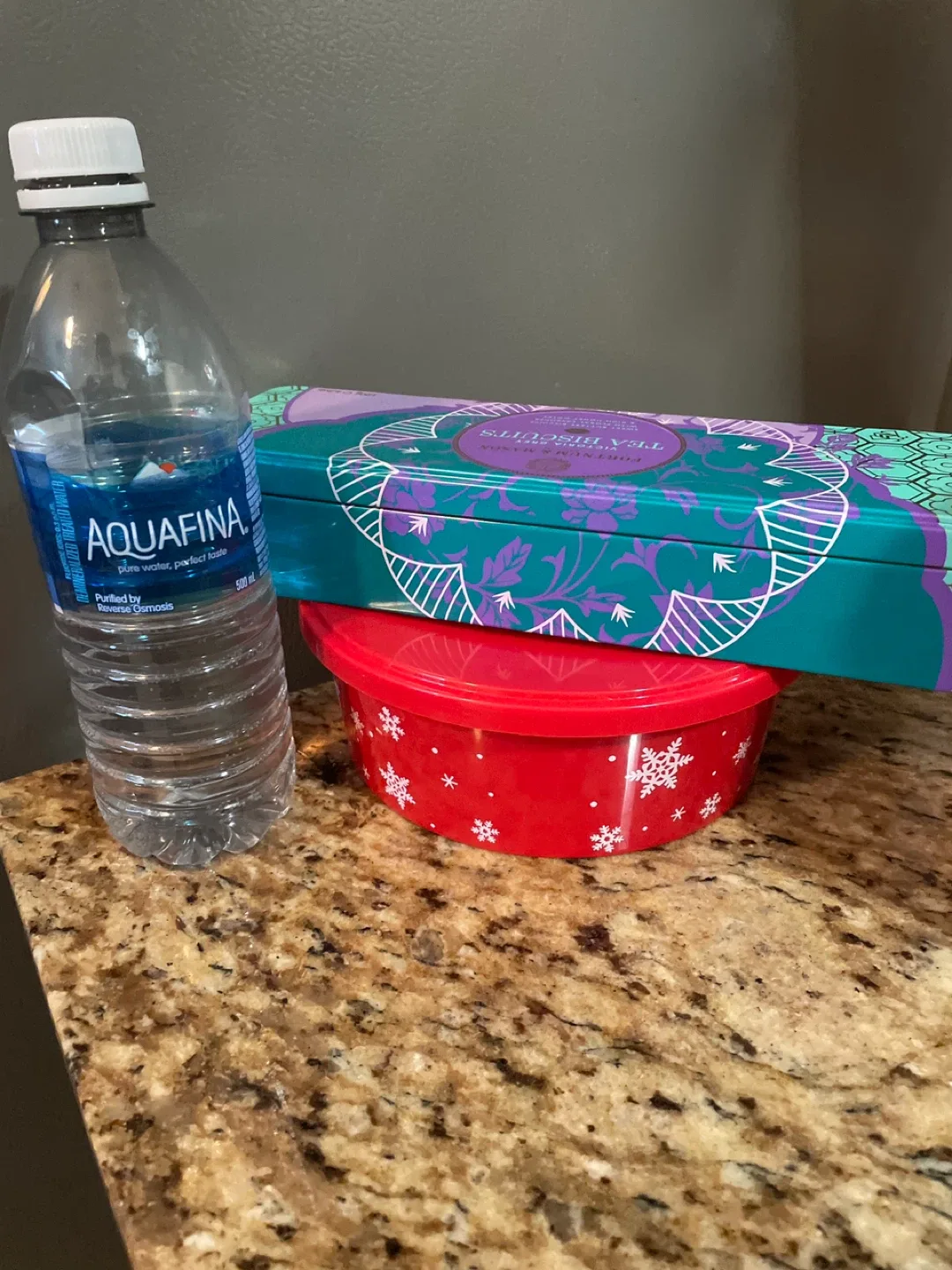 Christmas Mugs and Tins image indicator(4)