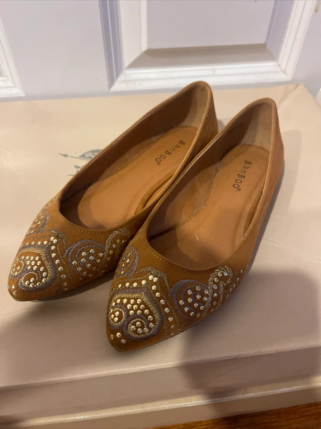 Bamboo Brown Flats 🥕 image indicator(2)