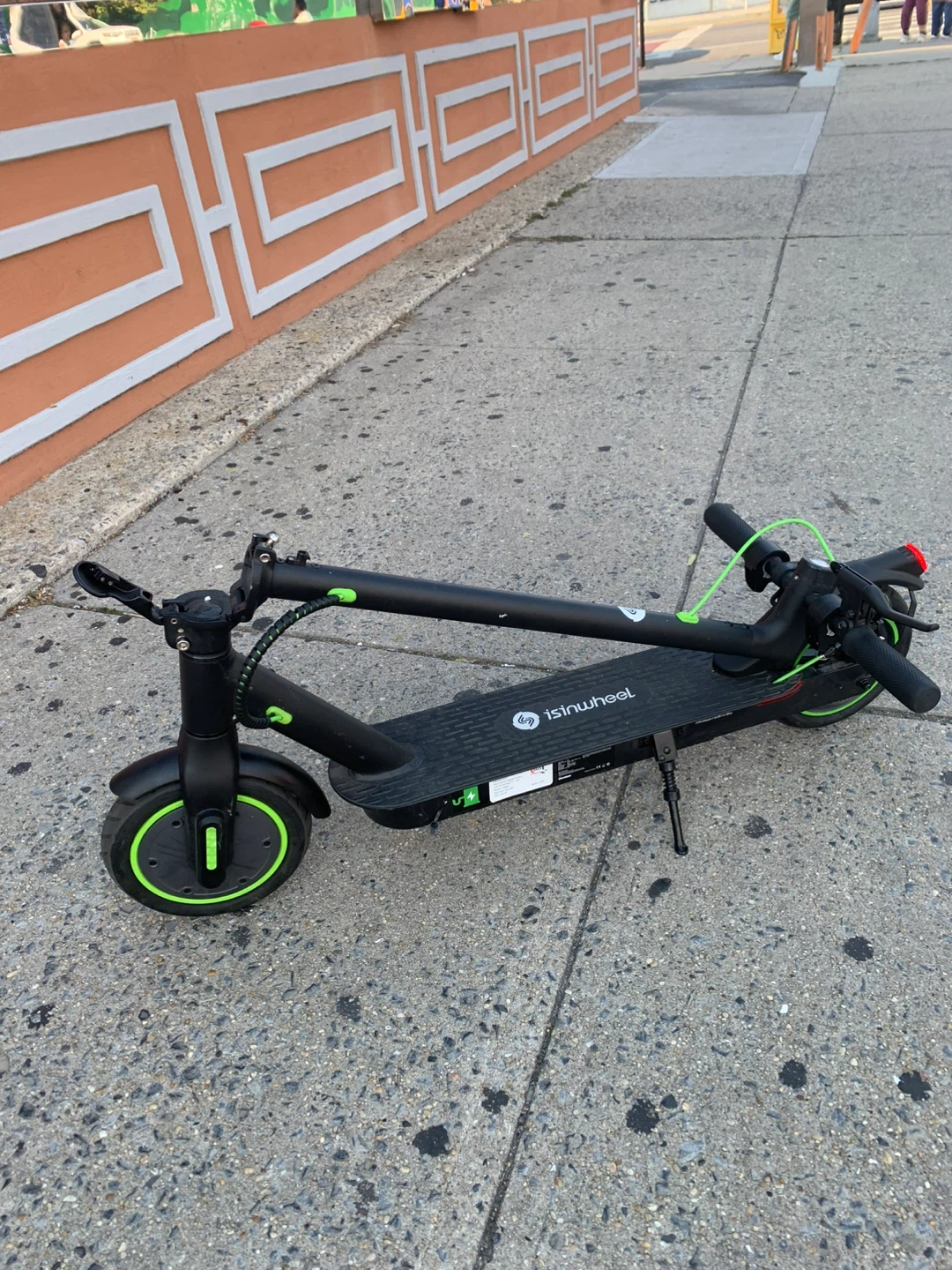 IstaWheel E9 Electric Scooter - Black & Green - photo 3