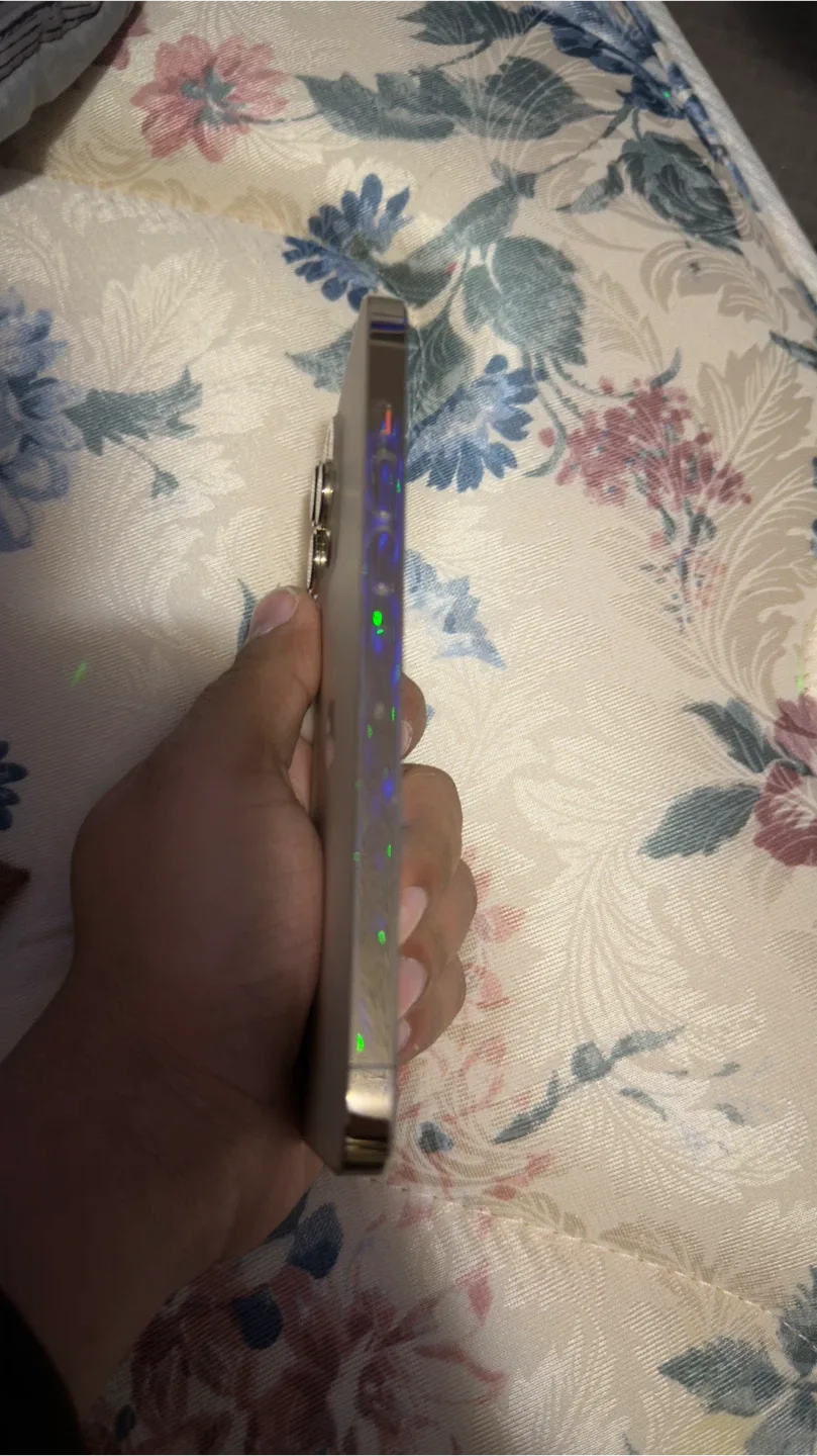 iPhone 13 Pro Max Gold 128GB image indicator(2)