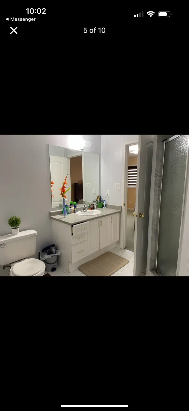 Room available for girl available immediately image indicator(5)