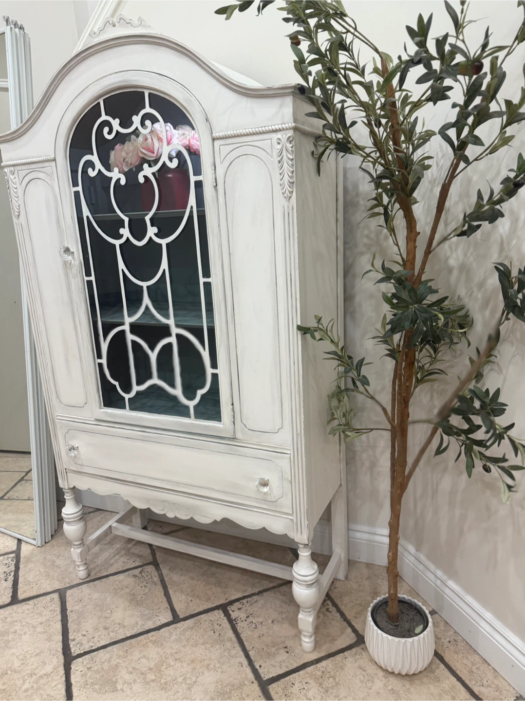 White Display Cabinet - photo 2