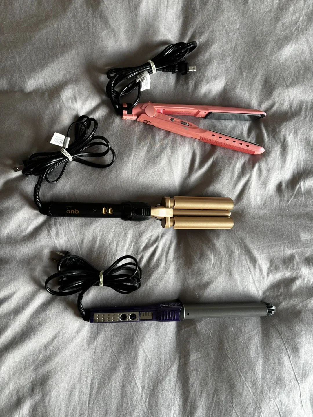 Set of 3 different Hair Styling Tools image indicator(4)